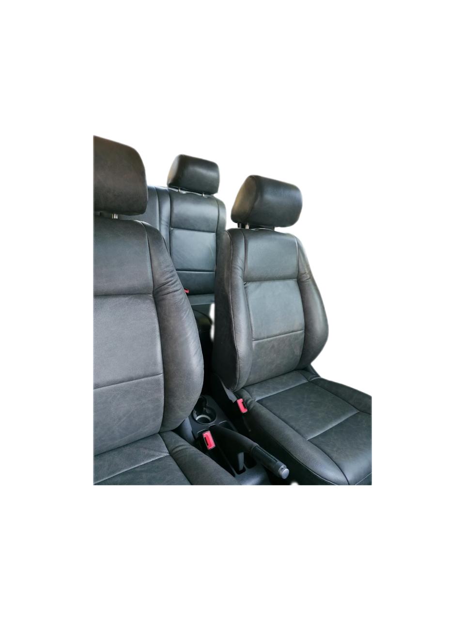 Bakkie seats 3